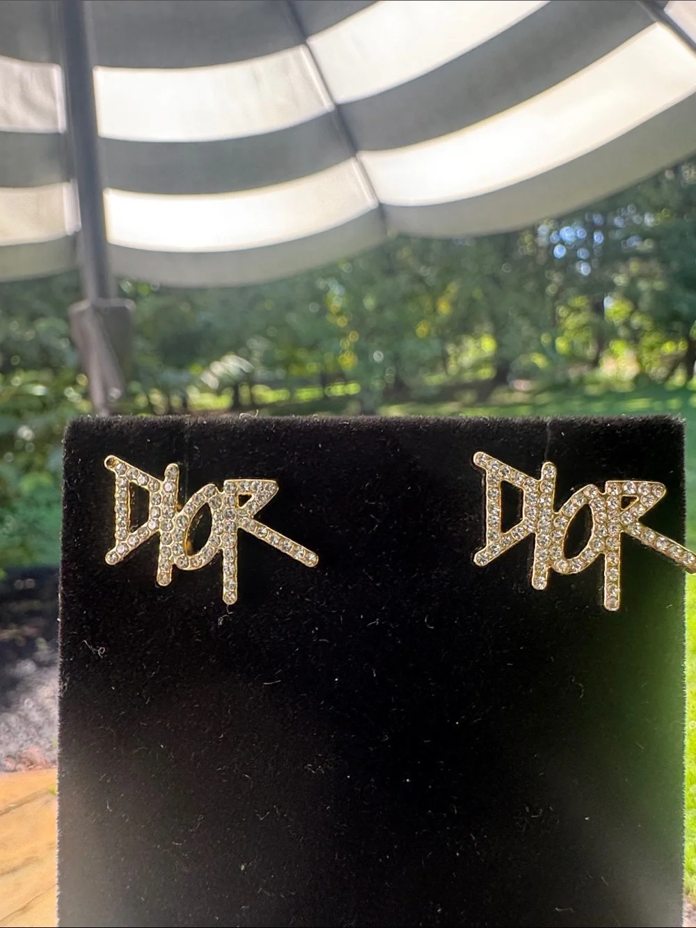 Earrings Gold Tone crystals Stud Earrings - Gold tone